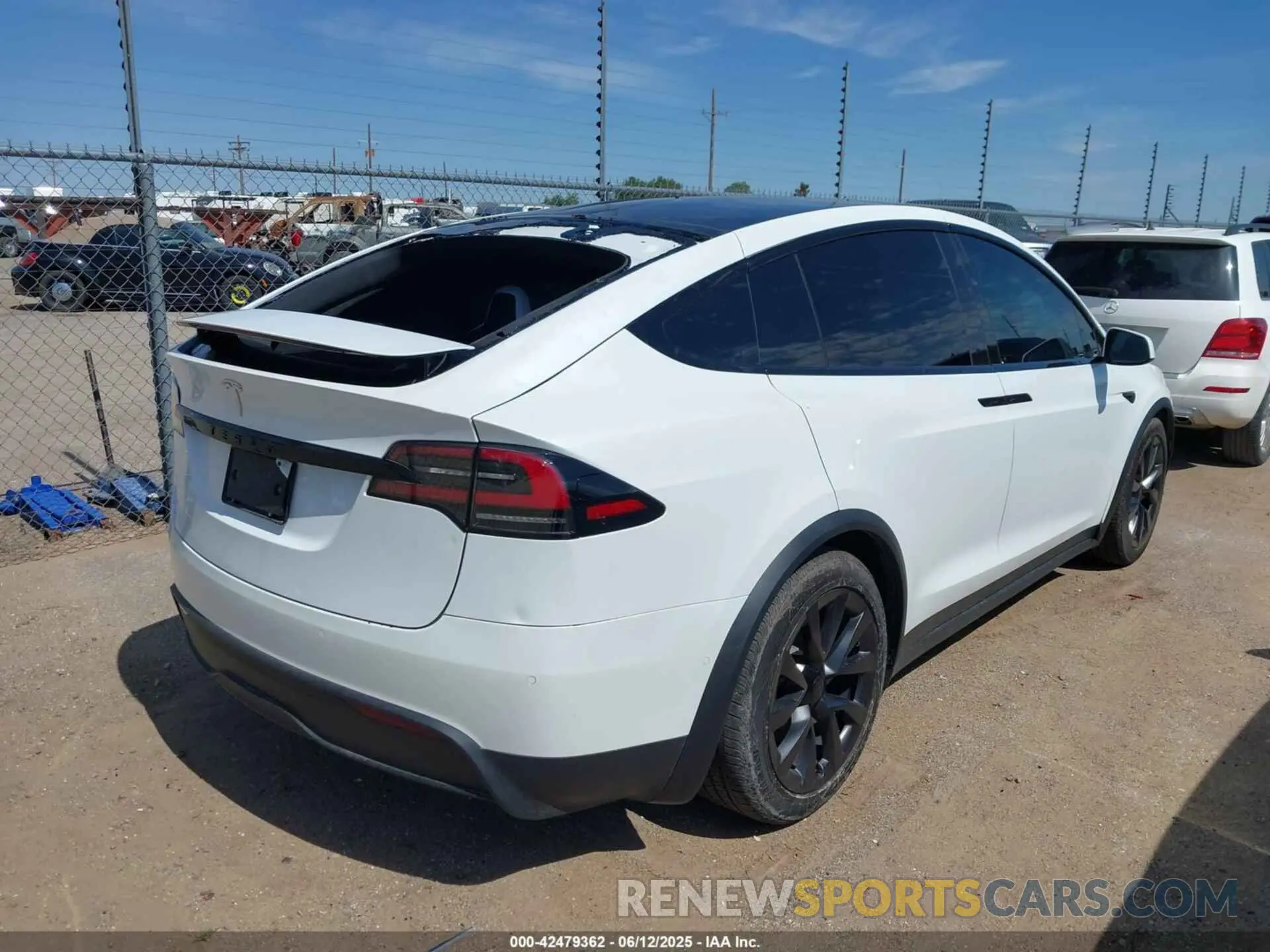 4 Фотография поврежденного автомобиля 7SAXCDE57NF340758 TESLA MODEL X 2022