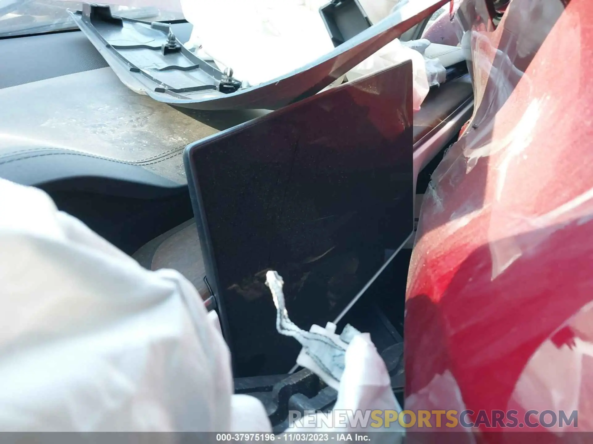 17 Photograph of a damaged car 7SAXCAE52PF392977 TESLA MODEL X 2023
