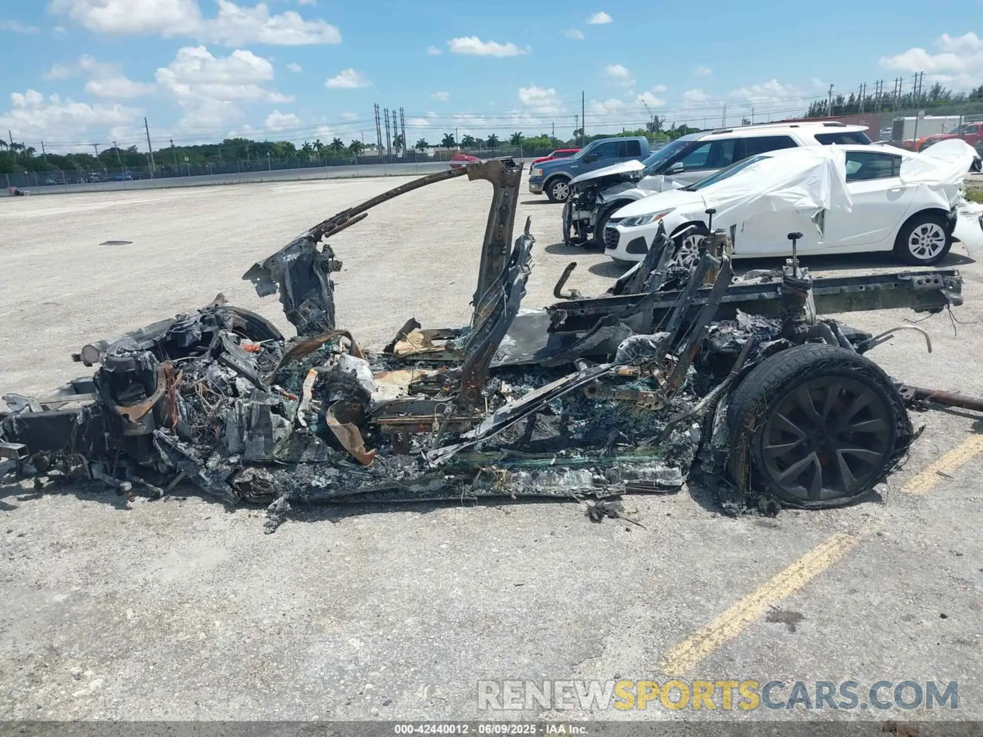 13 Фотография поврежденного автомобиля 7SAXCBE54PF368072 TESLA MODEL X 2023