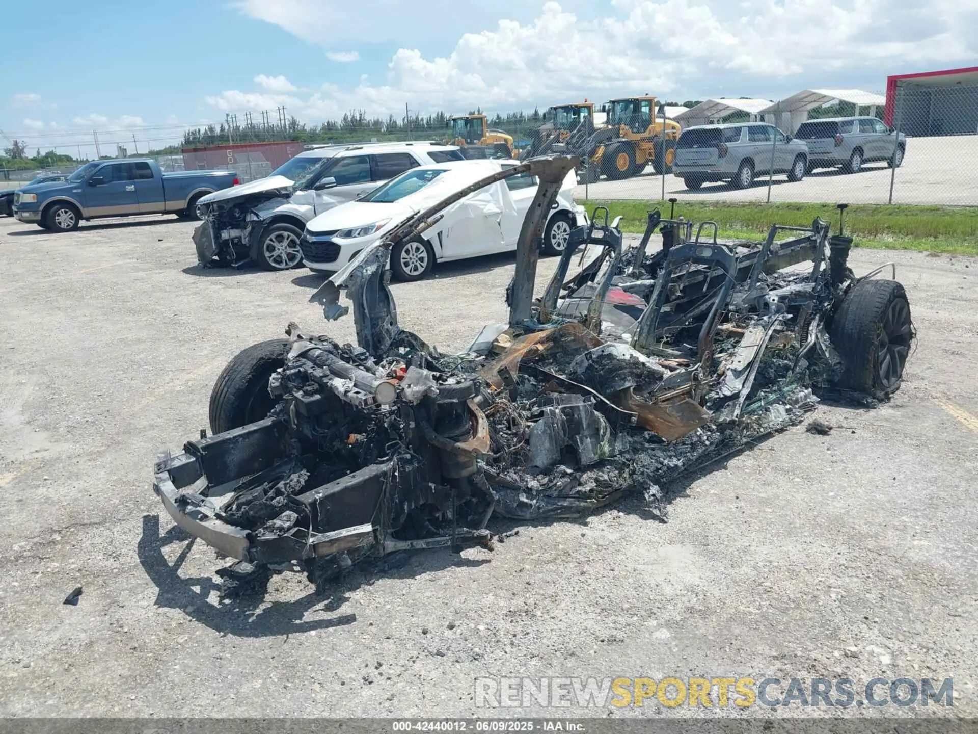 2 Фотография поврежденного автомобиля 7SAXCBE54PF368072 TESLA MODEL X 2023