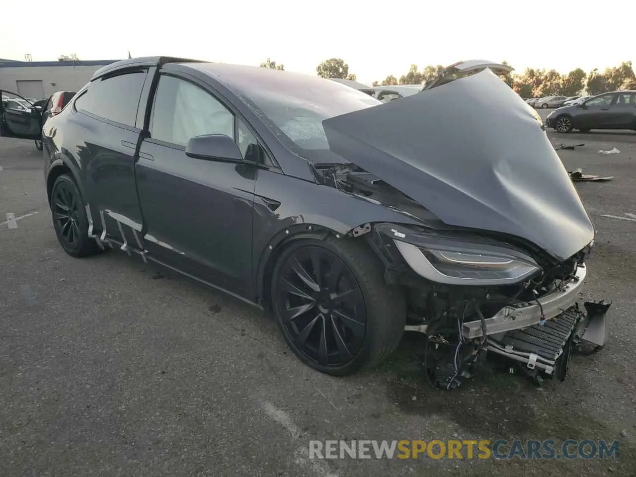 4 Photograph of a damaged car 7SAXCBE55PF381834 TESLA MODEL X 2023