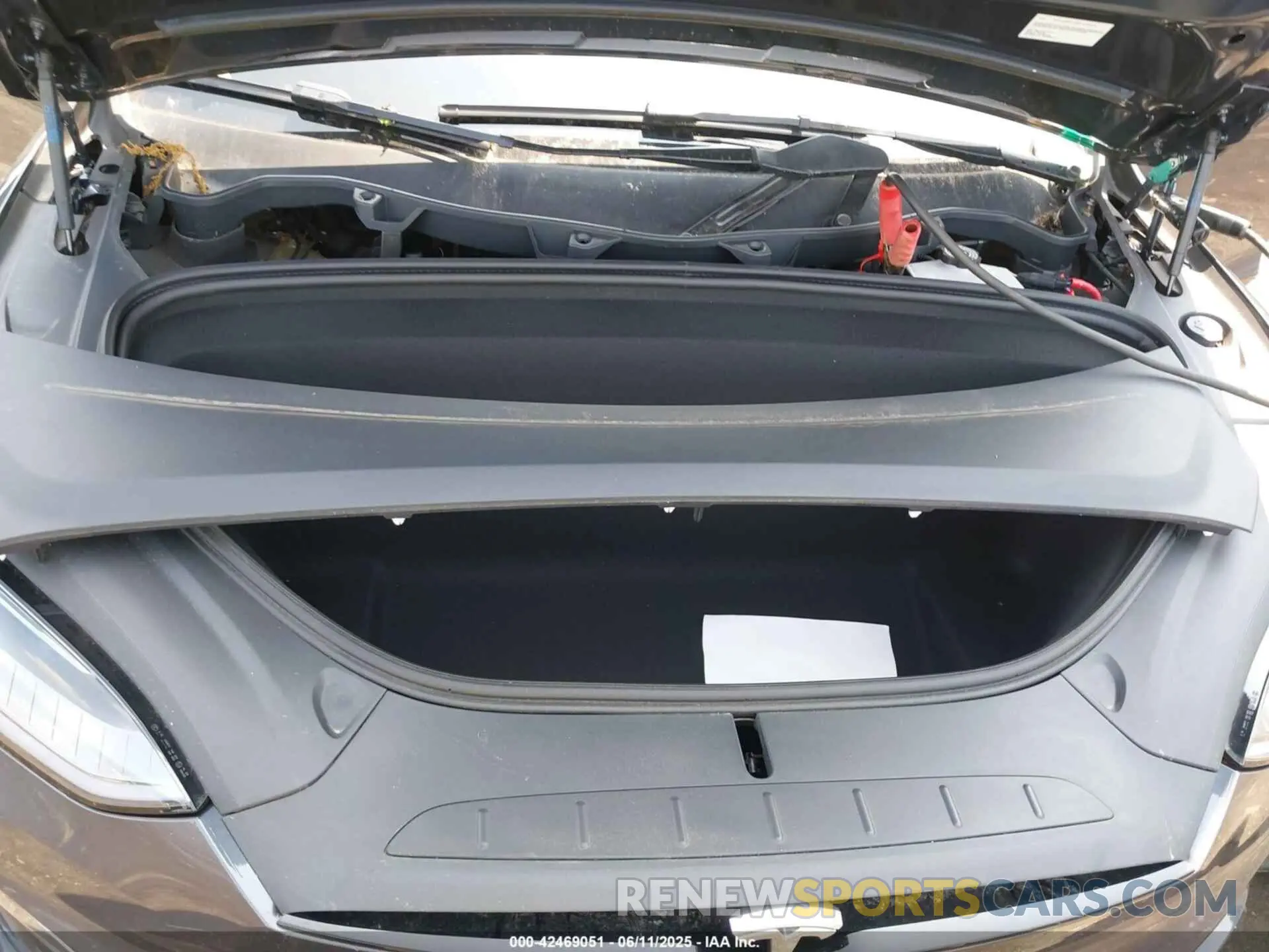 10 Photograph of a damaged car 7SAXCBE55PF411222 TESLA MODEL X 2023