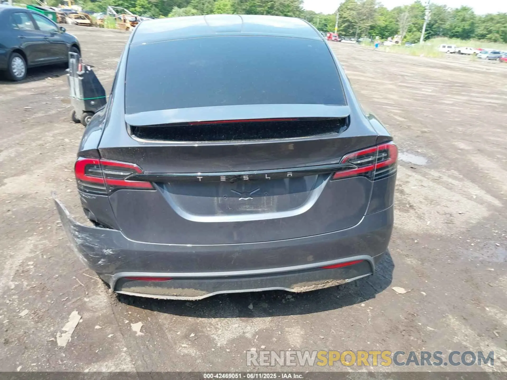 16 Photograph of a damaged car 7SAXCBE55PF411222 TESLA MODEL X 2023