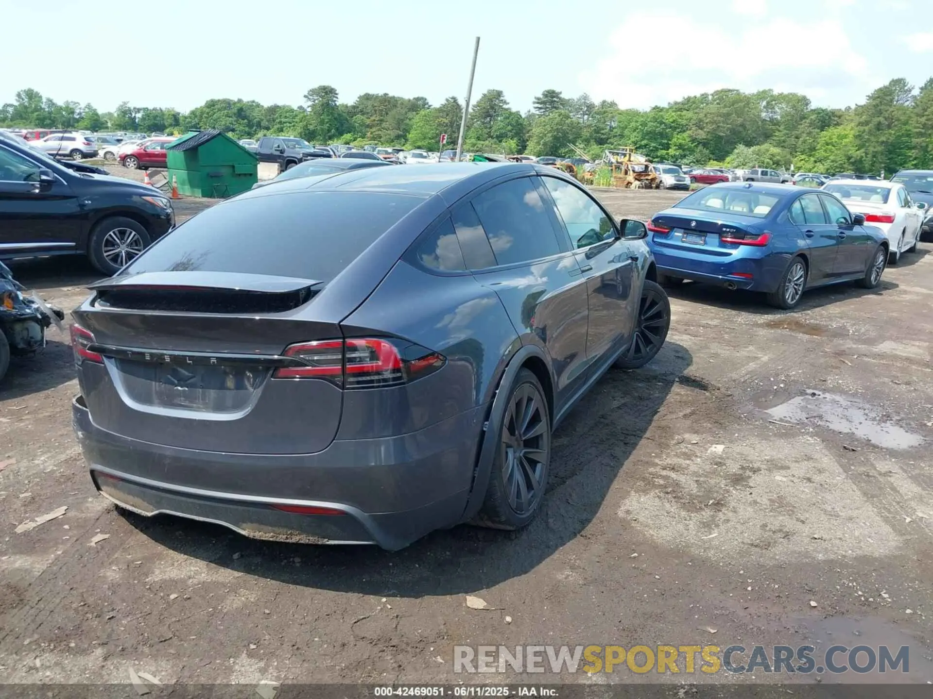 4 Photograph of a damaged car 7SAXCBE55PF411222 TESLA MODEL X 2023