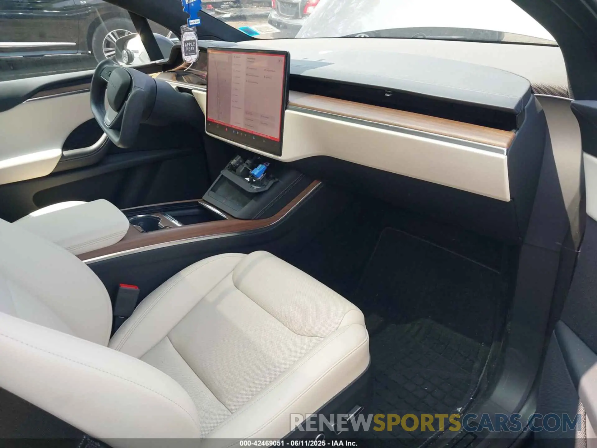 5 Photograph of a damaged car 7SAXCBE55PF411222 TESLA MODEL X 2023