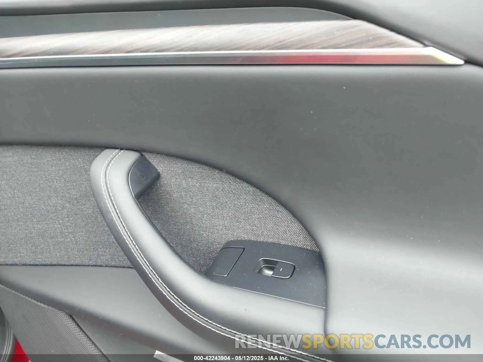 8 Photograph of a damaged car 7SAXCBE56PF368087 TESLA MODEL X 2023