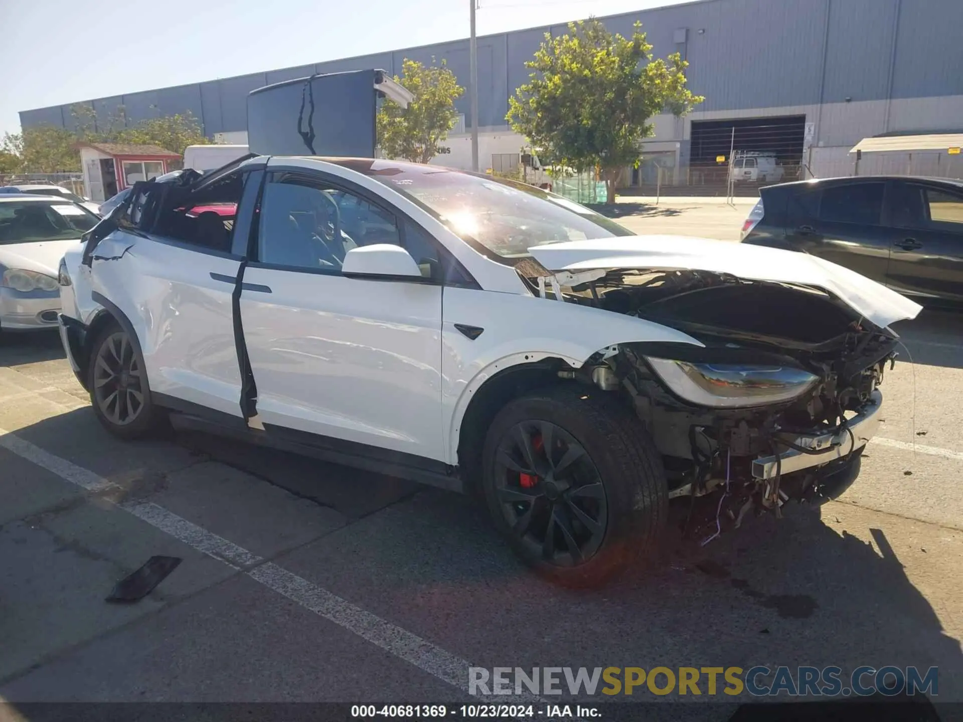 1 Фотография поврежденного автомобиля 7SAXCBE69PF410115 TESLA MODEL X 2023