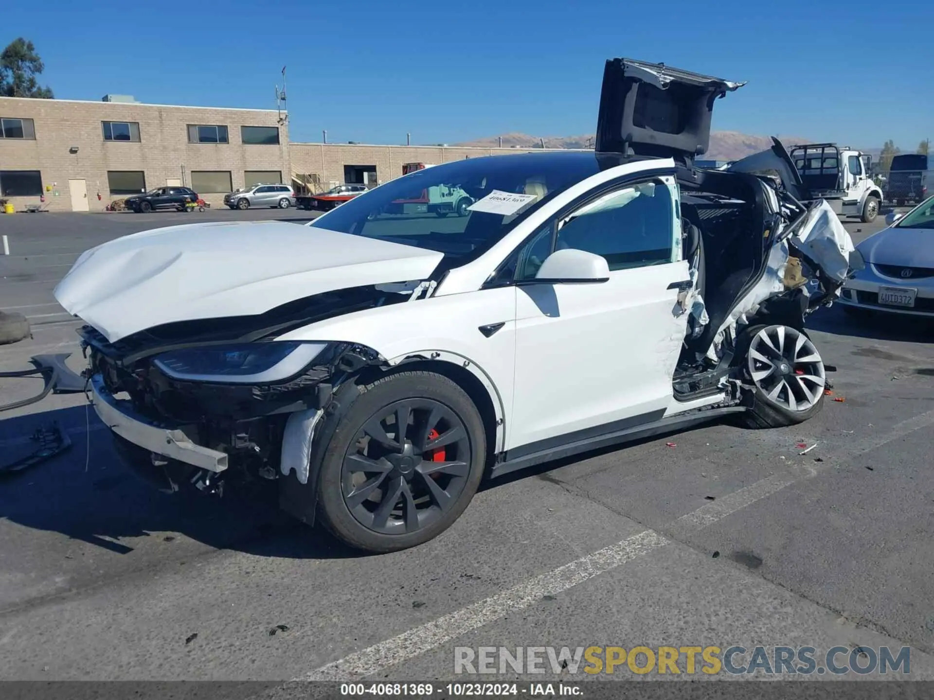 2 Фотография поврежденного автомобиля 7SAXCBE69PF410115 TESLA MODEL X 2023