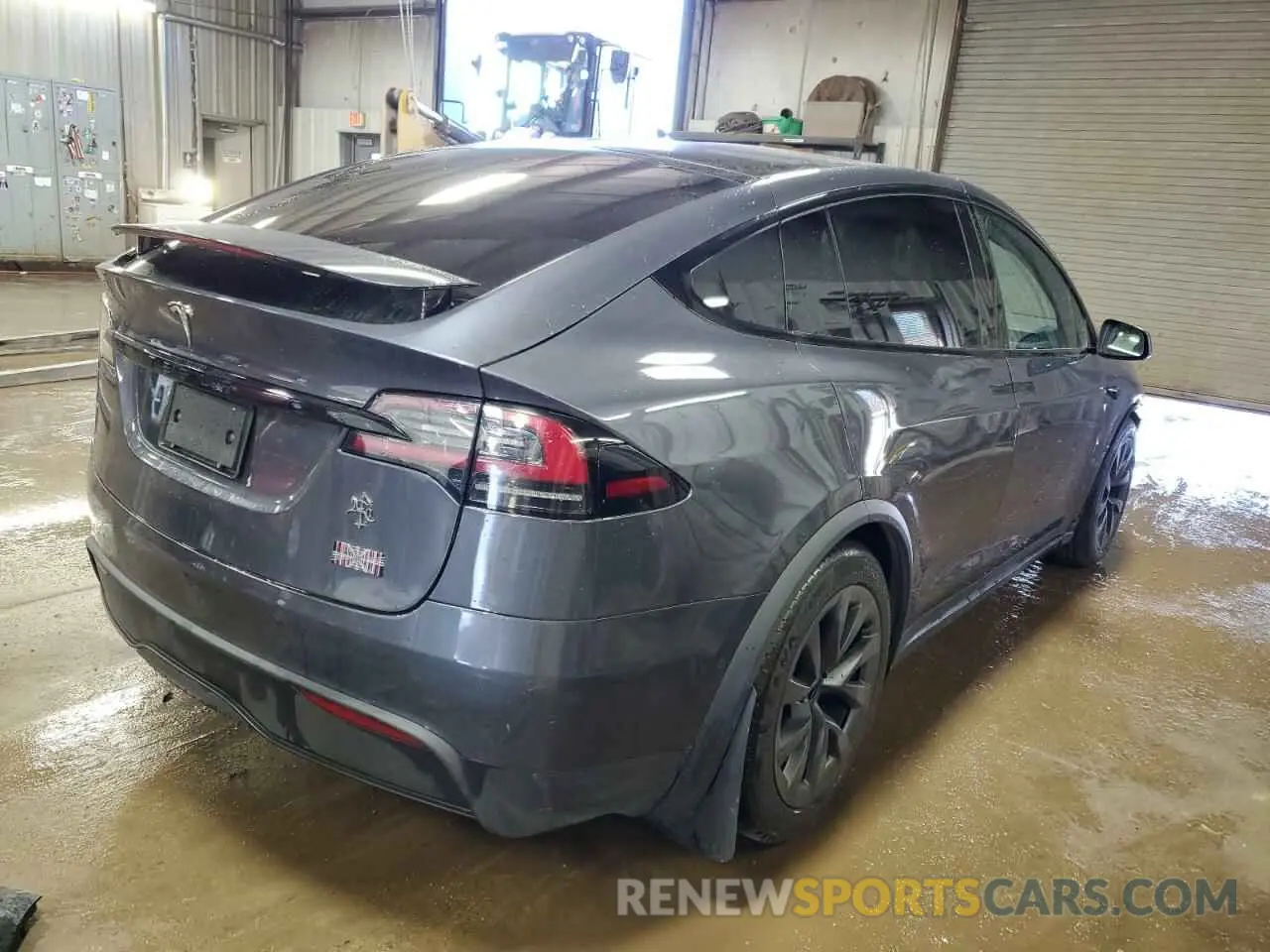 3 Photograph of a damaged car 7SAXCBE6XPF373589 TESLA MODEL X 2023