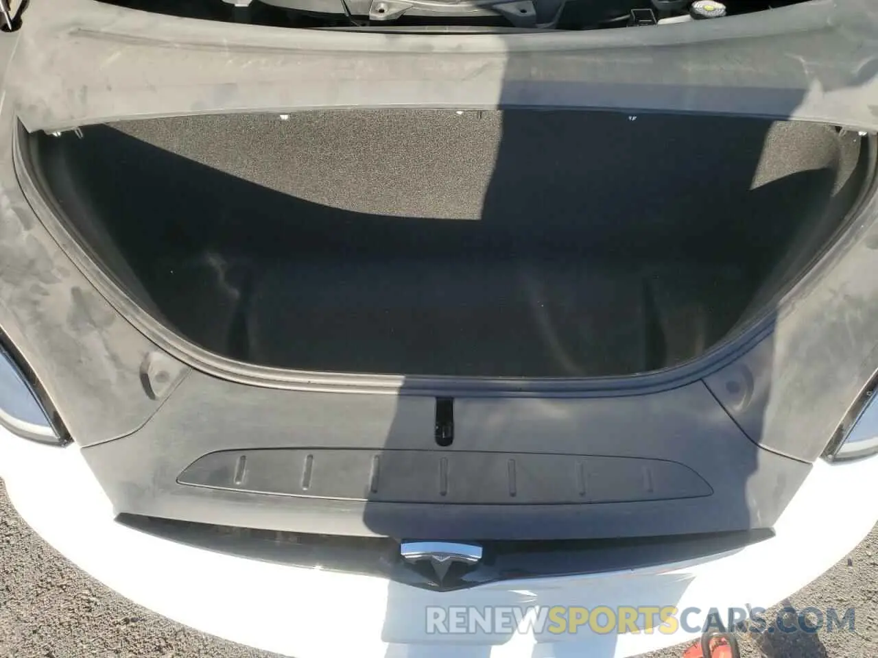 12 Photograph of a damaged car 7SAXCBE6XPF395804 TESLA MODEL X 2023