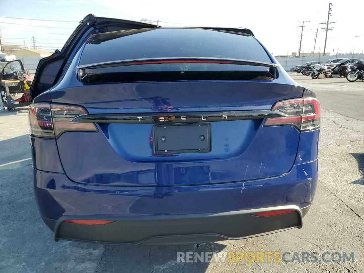 6 Photograph of a damaged car 7SAXCDE50PF428344 TESLA MODEL X 2023