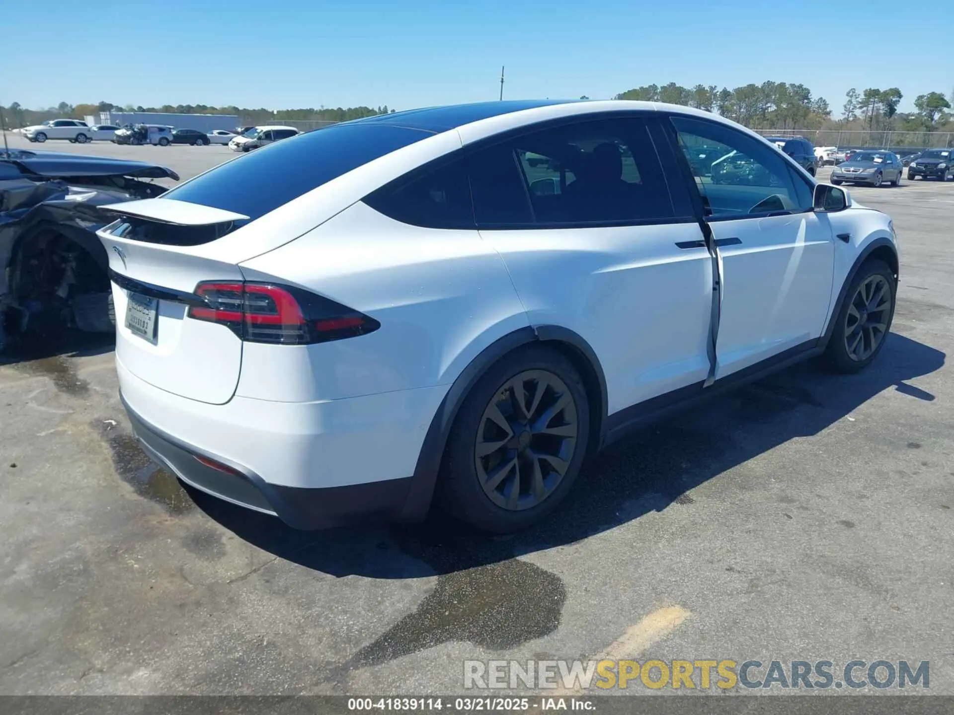 4 Photograph of a damaged car 7SAXCDE53PF377034 TESLA MODEL X 2023