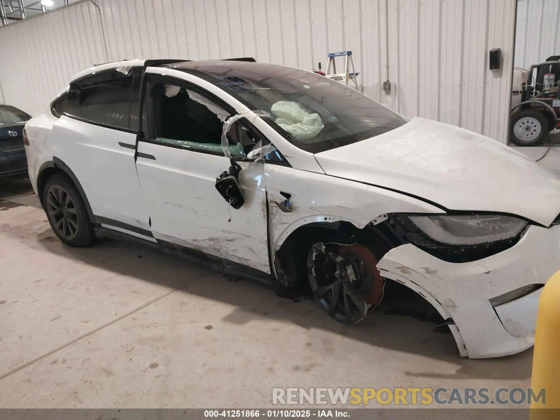 1 Photograph of a damaged car 7SAXCDE55PF417985 TESLA MODEL X 2023