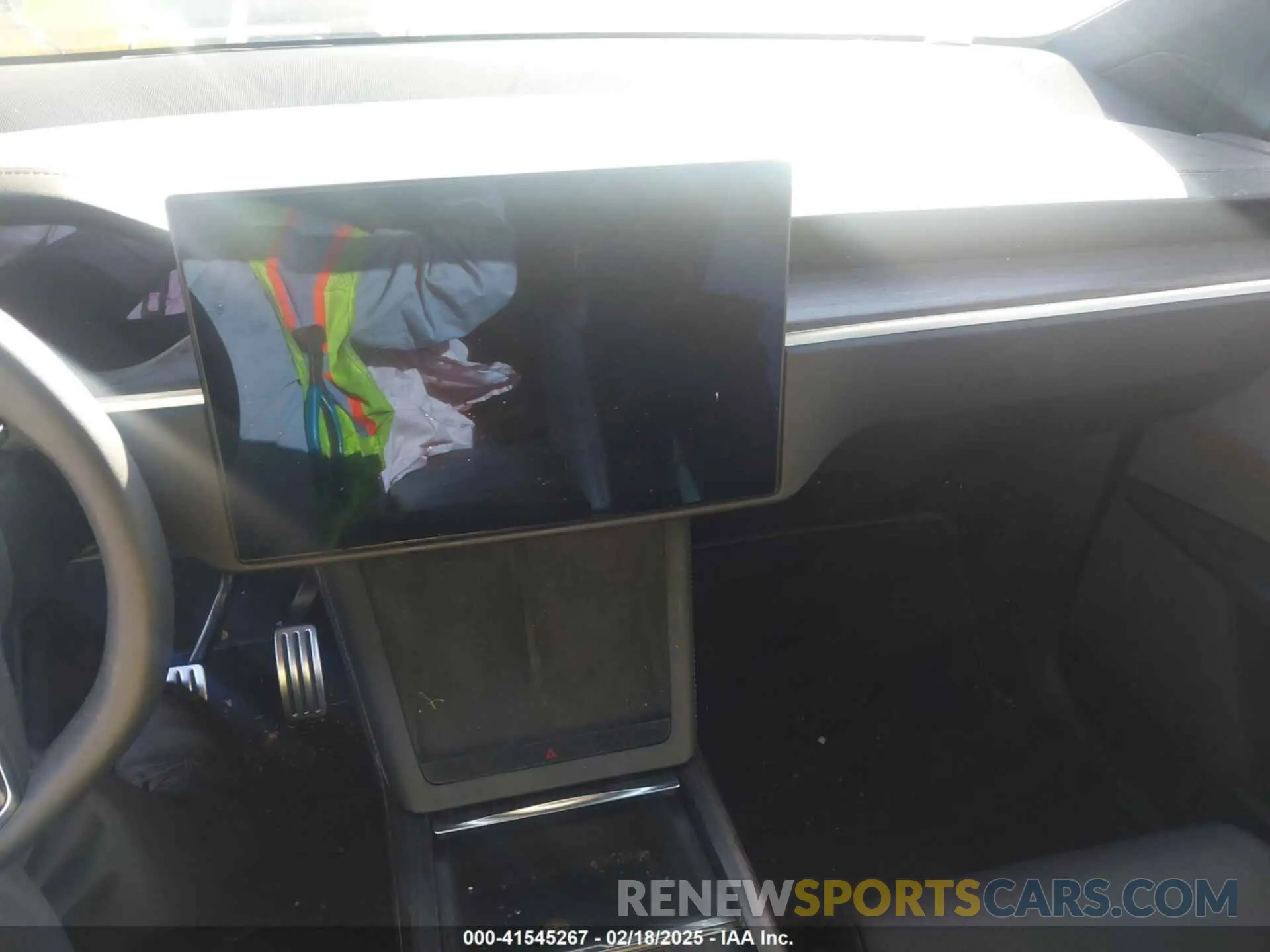 17 Photograph of a damaged car 7SAXCDE59PF430836 TESLA MODEL X 2023