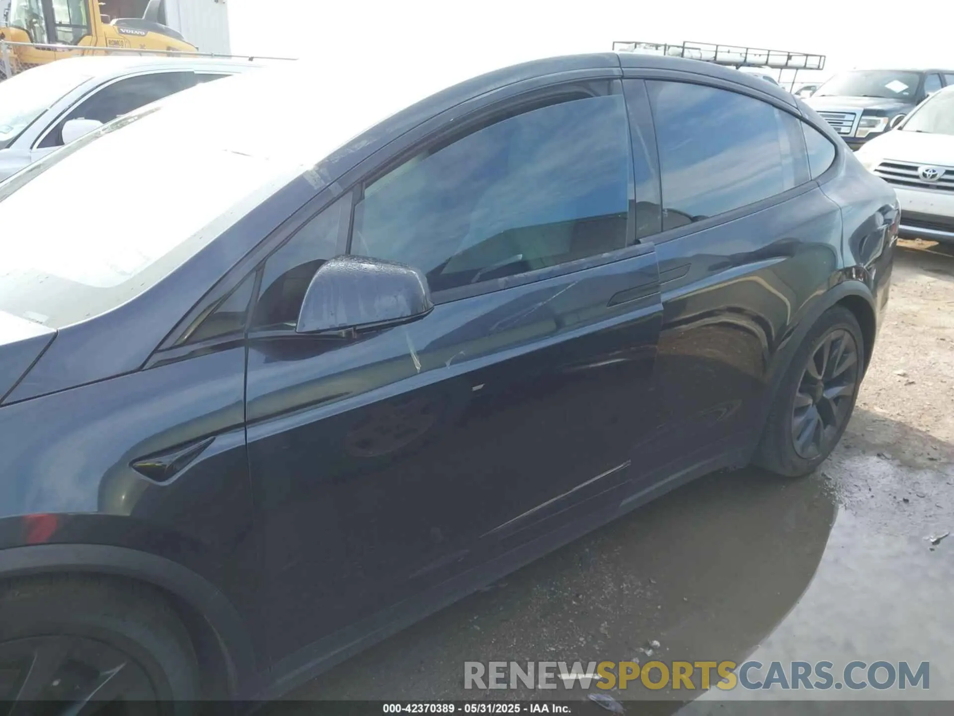 14 Photograph of a damaged car 7SAXCAE56RF442122 TESLA MODEL X 2024