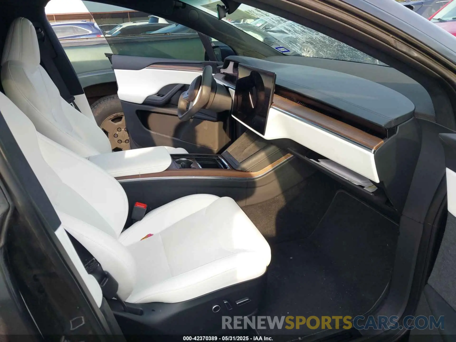 5 Photograph of a damaged car 7SAXCAE56RF442122 TESLA MODEL X 2024