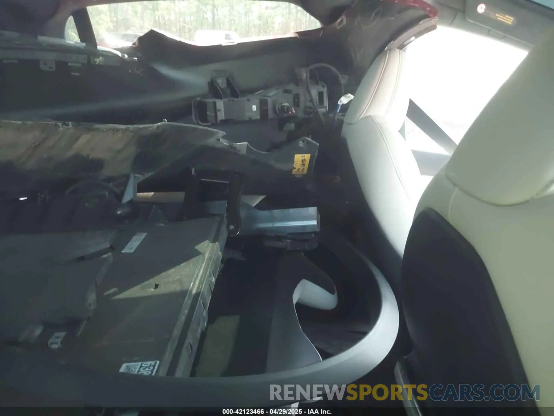 8 Photograph of a damaged car 7SAXCAE56RF460197 TESLA MODEL X 2024
