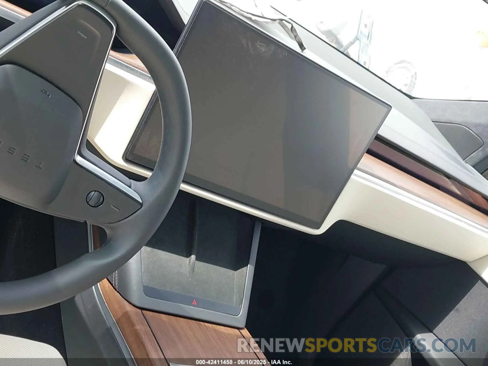 17 Фотография поврежденного автомобиля 7SAXCBE52RF456542 TESLA MODEL X 2024