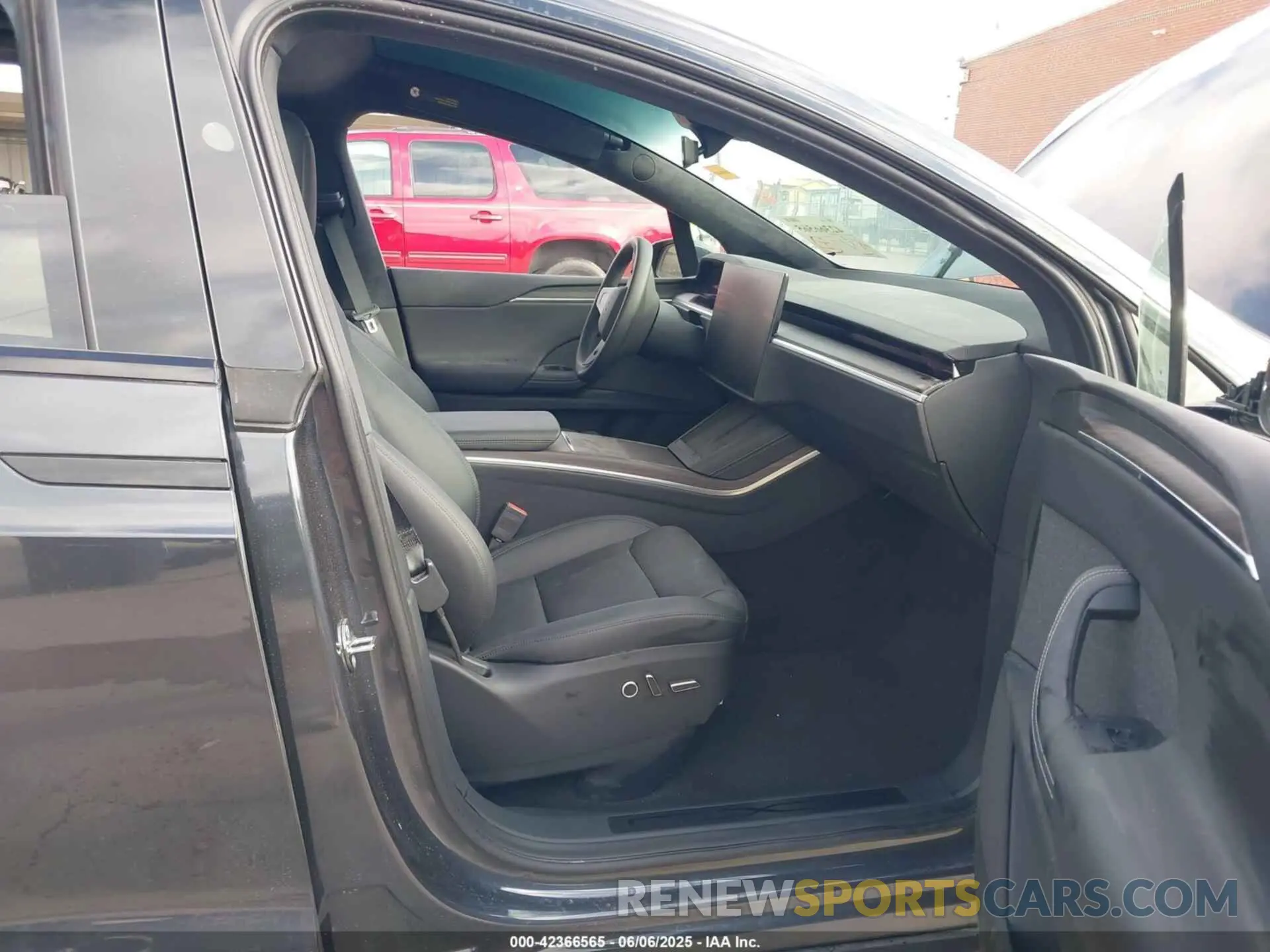5 Photograph of a damaged car 7SAXCBE53RF459353 TESLA MODEL X 2024