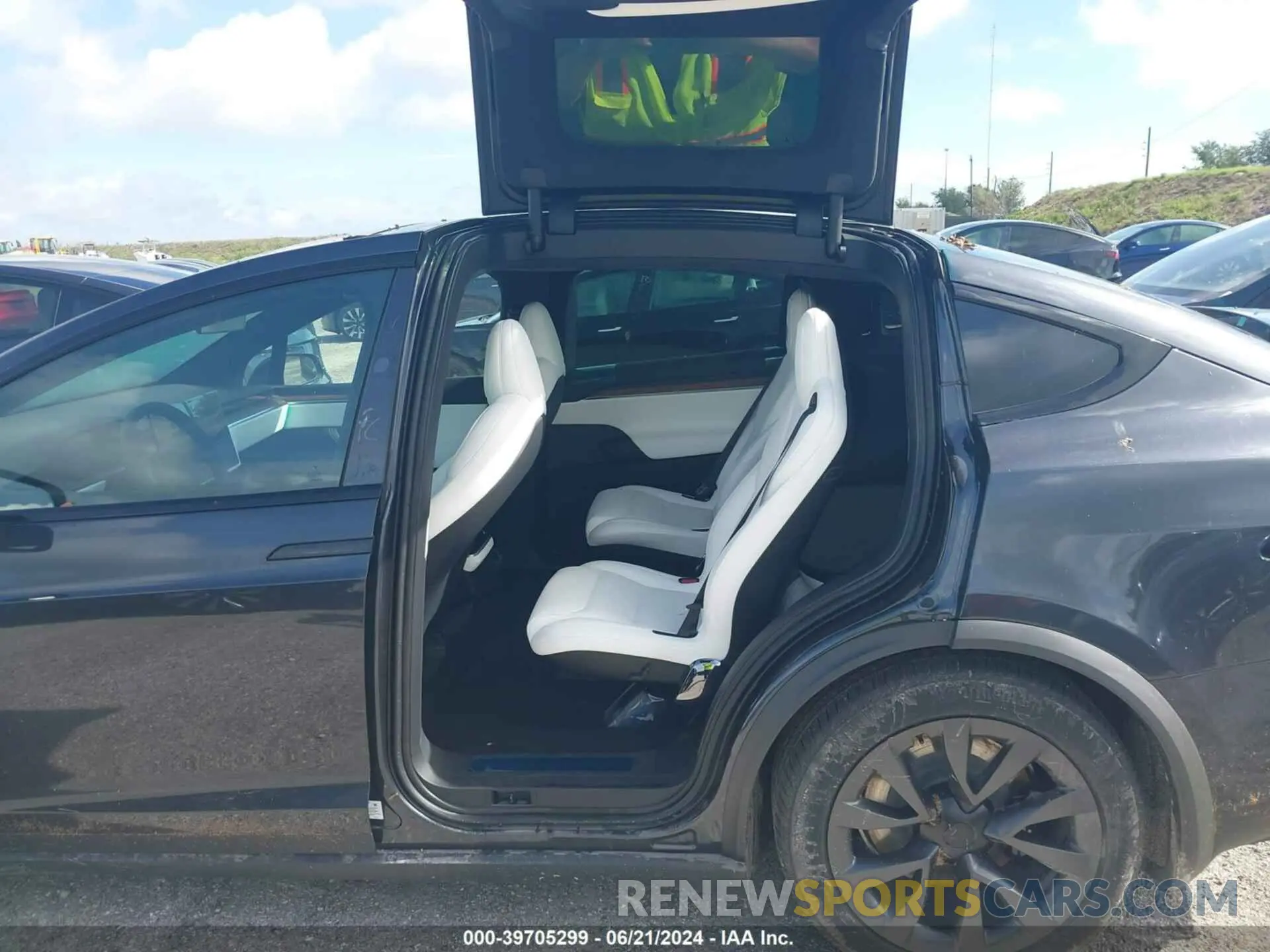 8 Фотография поврежденного автомобиля 7SAXCBE54RF444358 TESLA MODEL X 2024