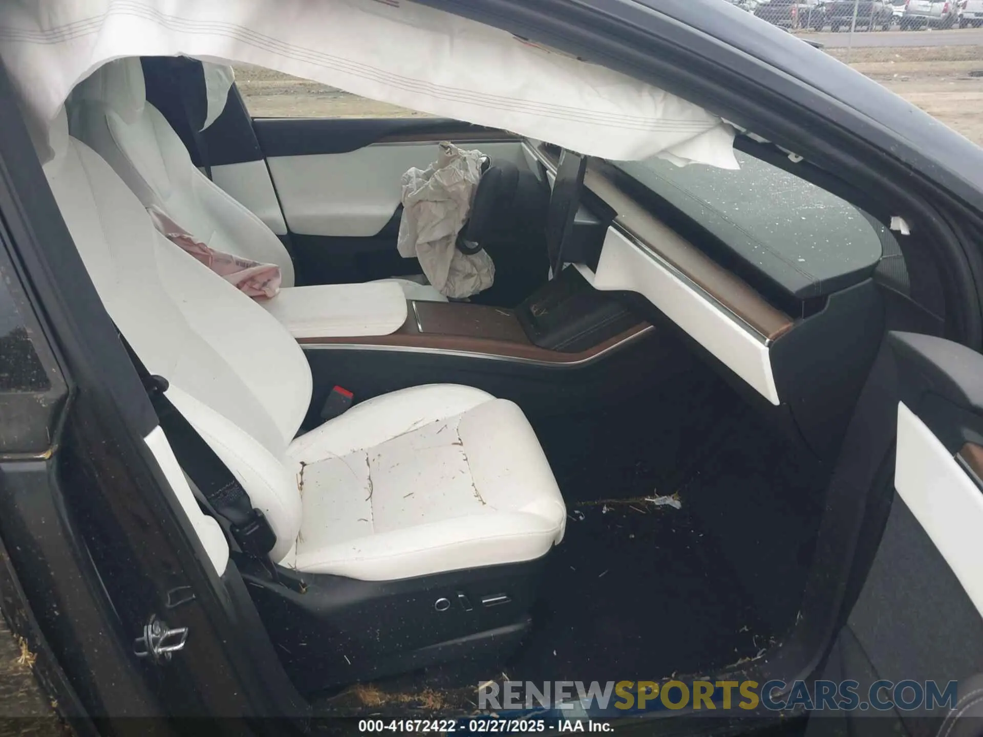 5 Photograph of a damaged car 7SAXCBE56RF435242 TESLA MODEL X 2024