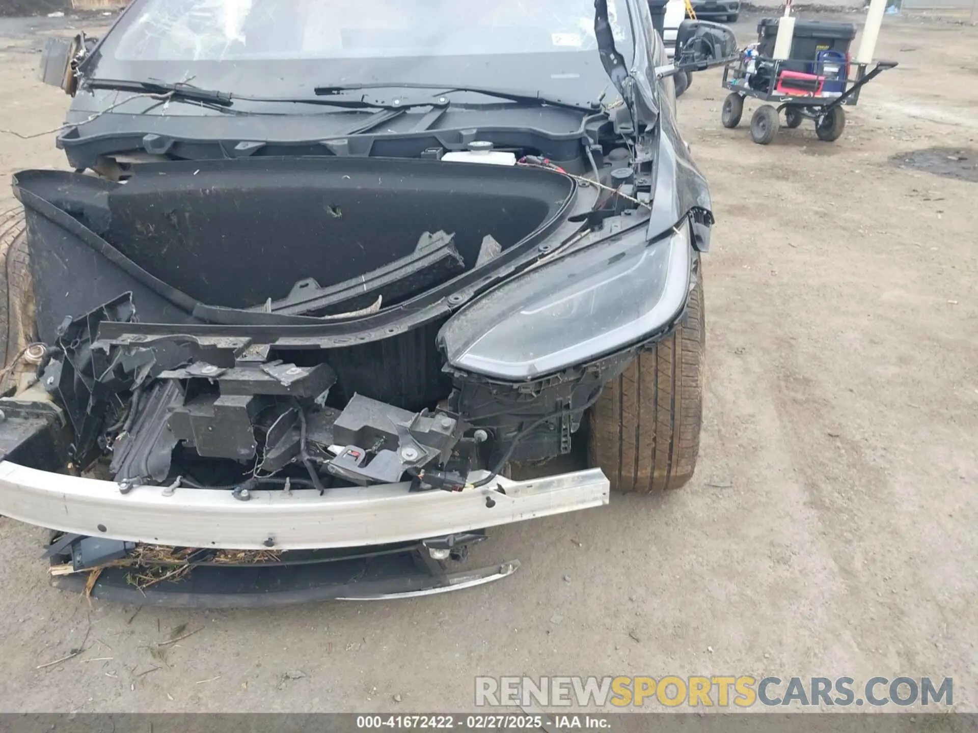 6 Photograph of a damaged car 7SAXCBE56RF435242 TESLA MODEL X 2024