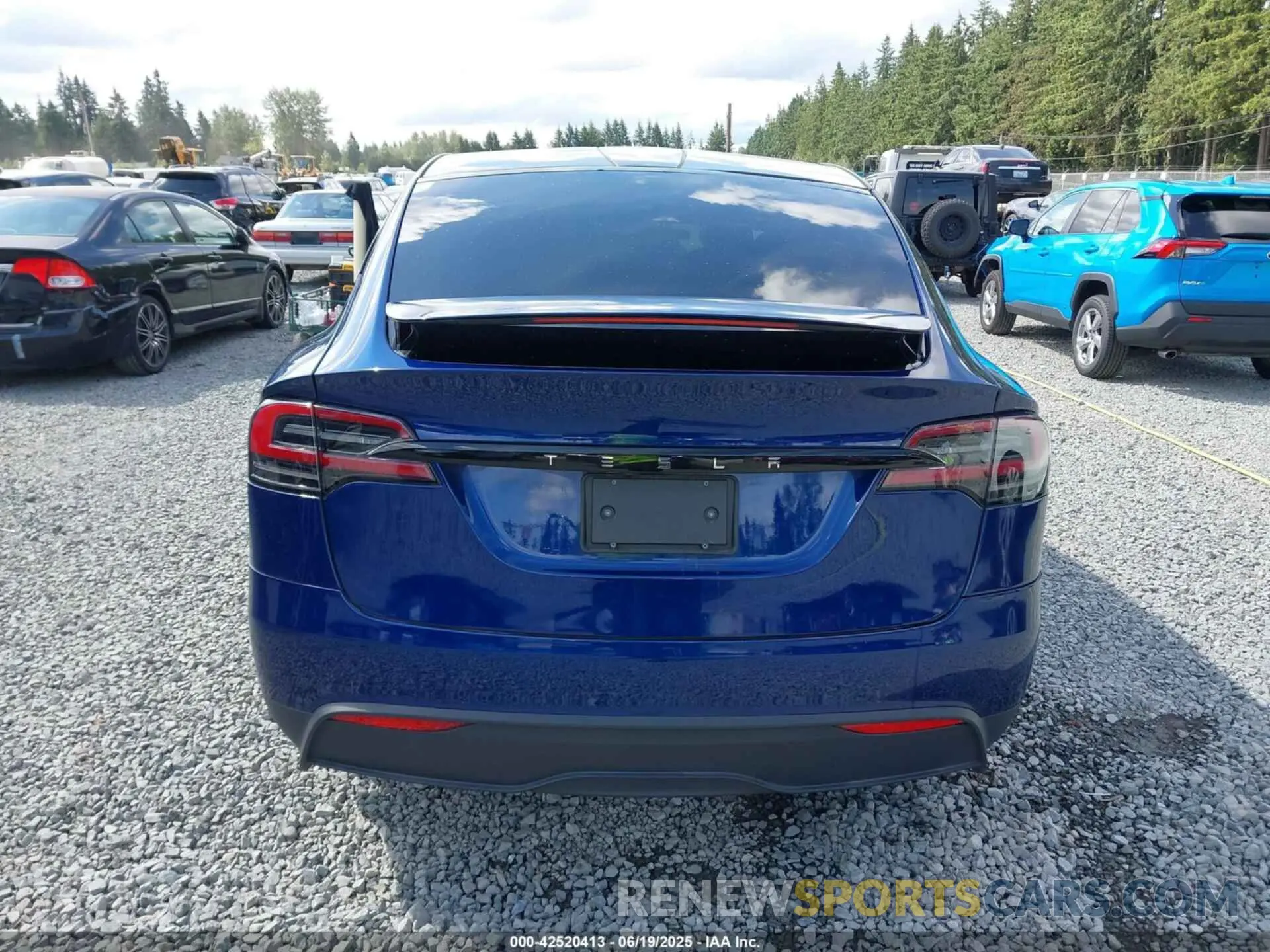 16 Photograph of a damaged car 7SAXCBE5XRF432411 TESLA MODEL X 2024