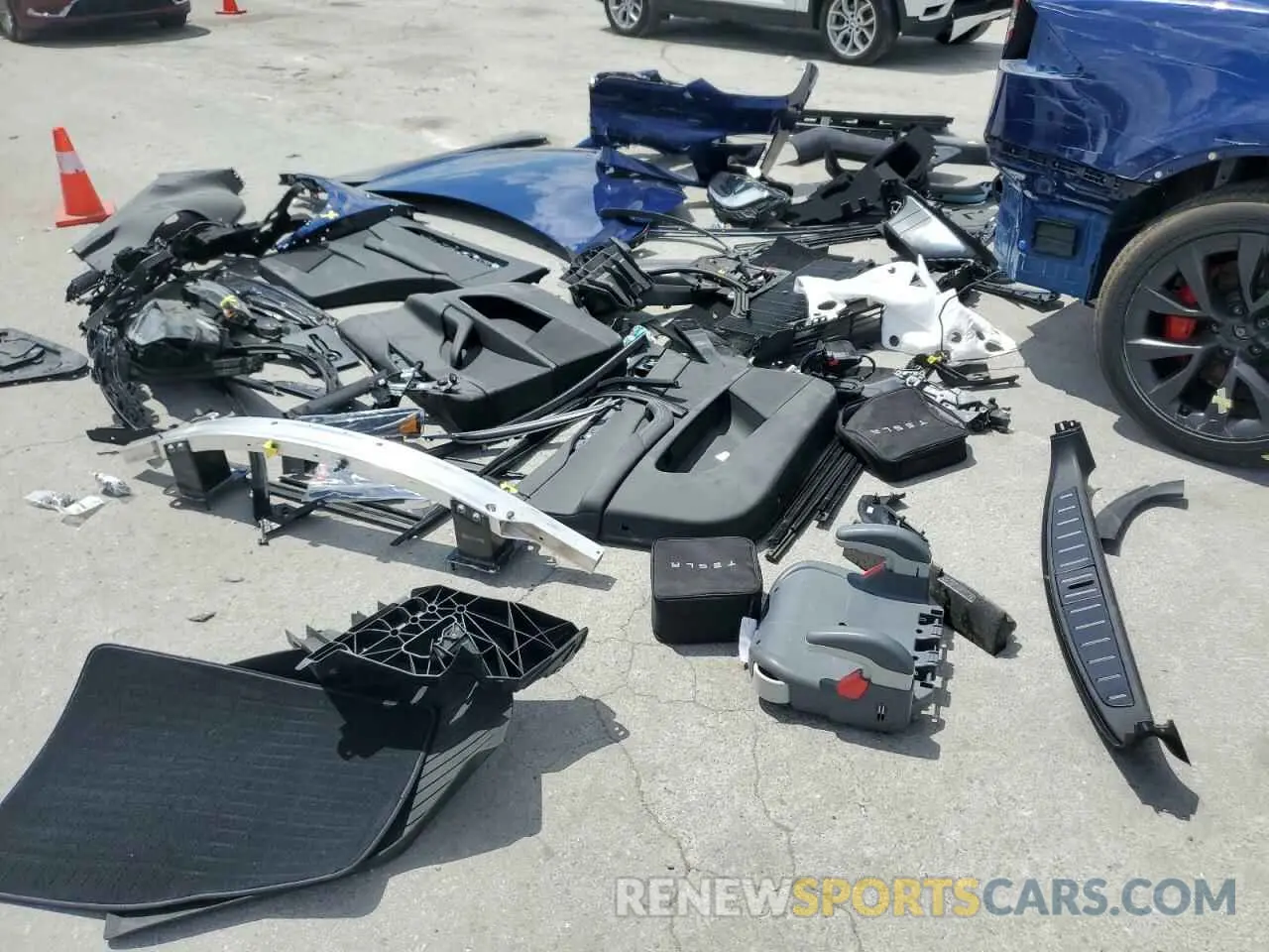 12 Фотография поврежденного автомобиля 7SAXCBE63RF446191 TESLA MODEL X 2024