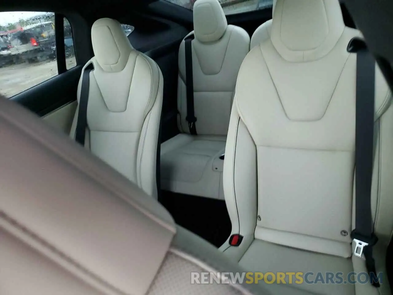 11 Photograph of a damaged car 7SAXCBE63RF449074 TESLA MODEL X 2024