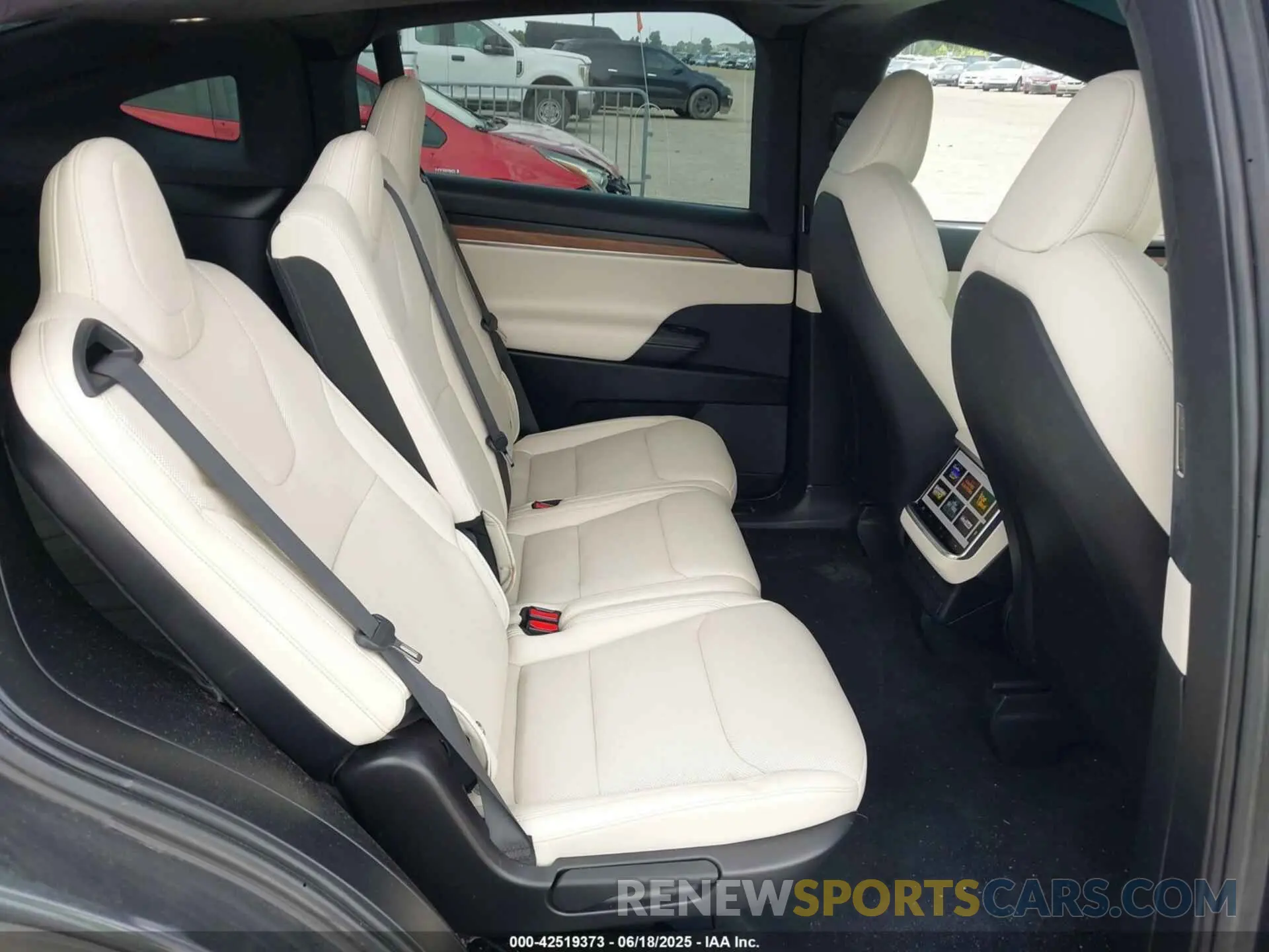 8 Фотография поврежденного автомобиля 7SAXCDE52RF446170 TESLA MODEL X 2024
