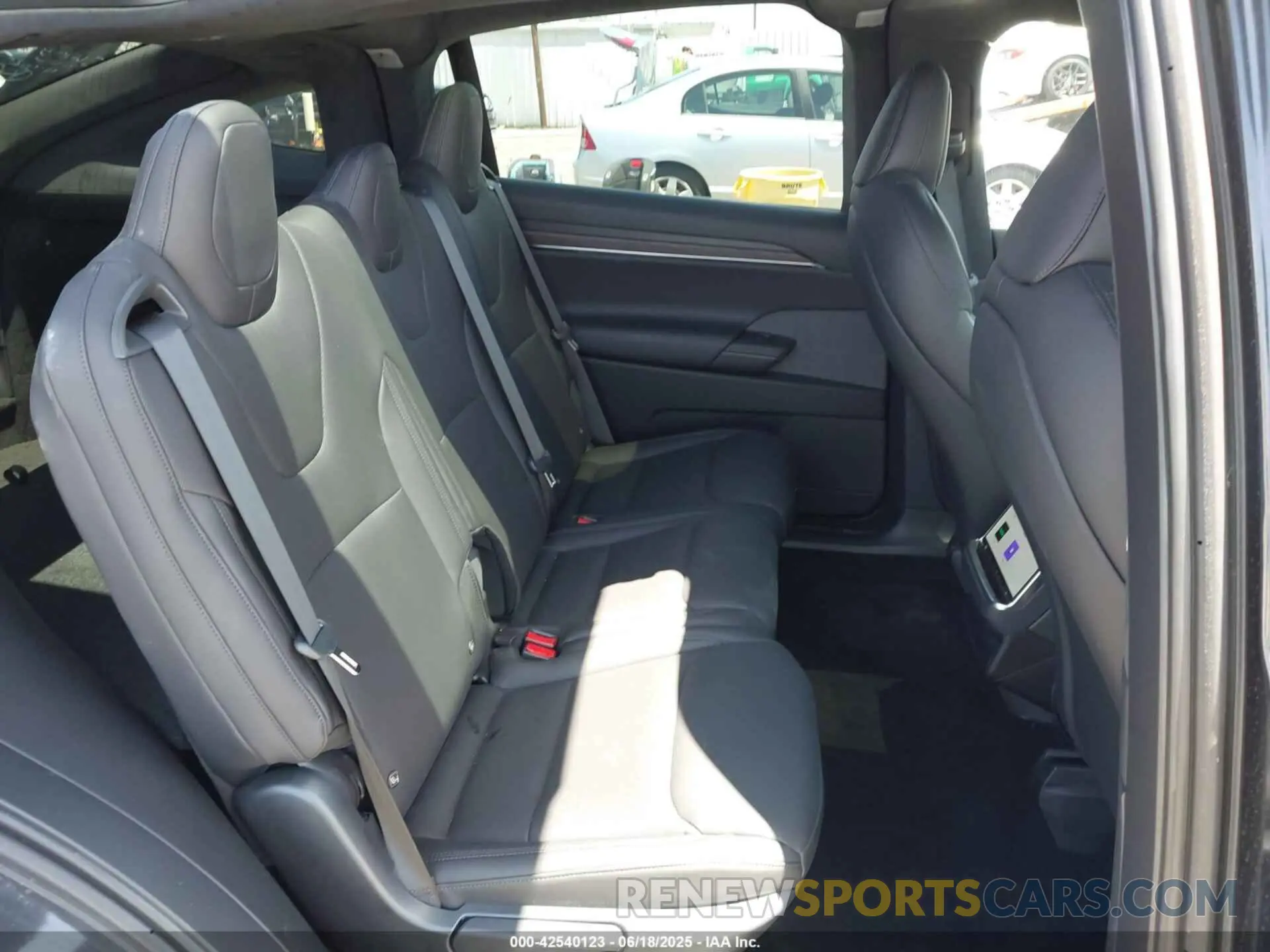8 Фотография поврежденного автомобиля 7SAXCDE53RF434108 TESLA MODEL X 2024