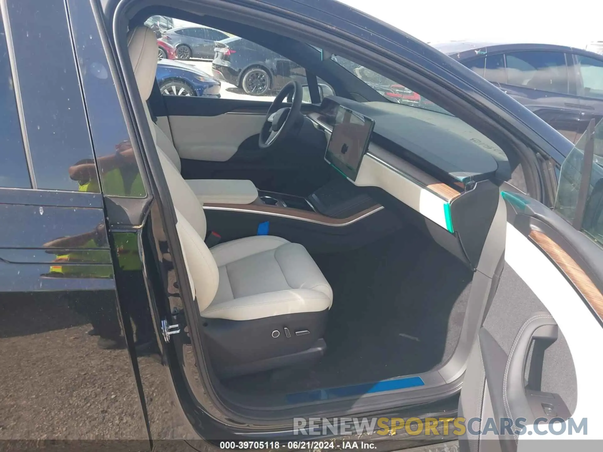 5 Photograph of a damaged car 7SAXCDE56RF446415 TESLA MODEL X 2024