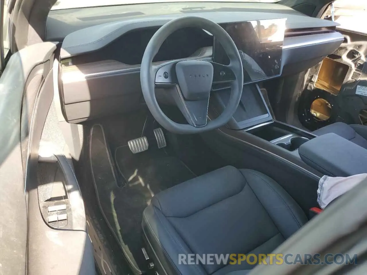8 Photograph of a damaged car 7SAXCDE57RF442048 TESLA MODEL X 2024