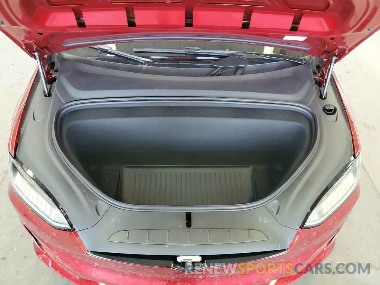 11 Photograph of a damaged car 7SAXCDE5XRF442190 TESLA MODEL X 2024