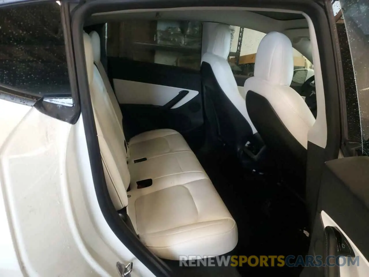 10 Photograph of a damaged car 5YJYGDEE0LF043284 TESLA MODEL Y 2020
