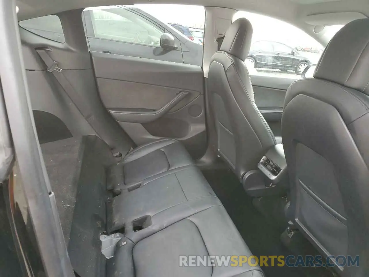 10 Photograph of a damaged car 5YJYGDEE0LF045391 TESLA MODEL Y 2020