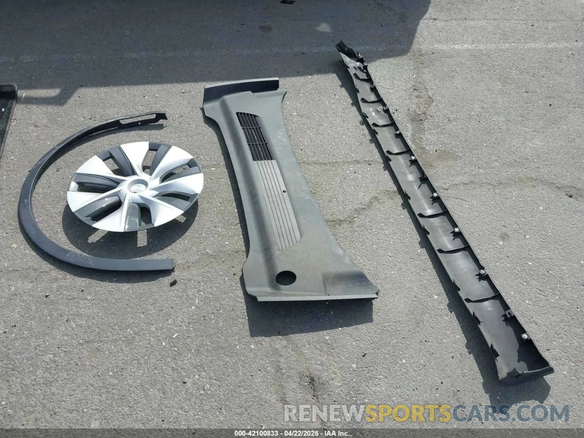 12 Photograph of a damaged car 5YJYGDEE1LF006227 TESLA MODEL Y 2020