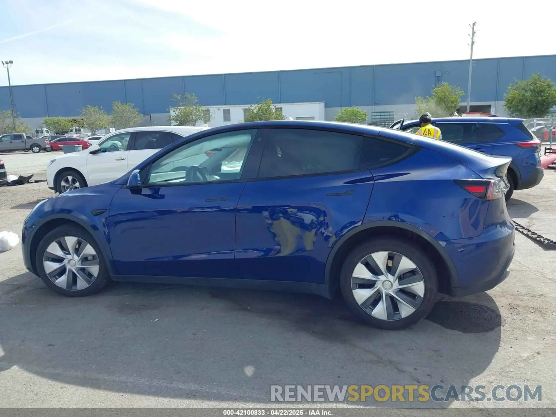 15 Photograph of a damaged car 5YJYGDEE1LF006227 TESLA MODEL Y 2020