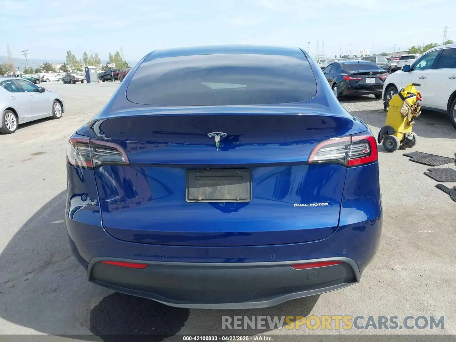 17 Photograph of a damaged car 5YJYGDEE1LF006227 TESLA MODEL Y 2020