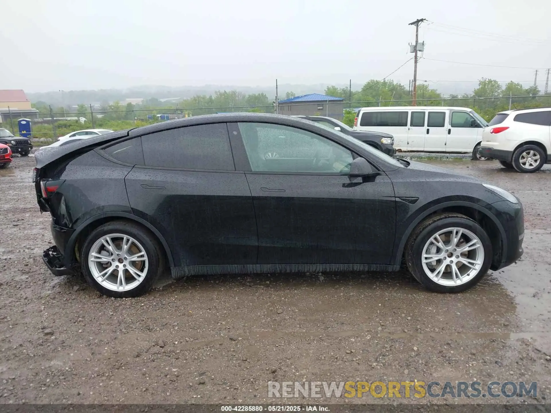 13 Photograph of a damaged car 5YJYGDEE1LF012481 TESLA MODEL Y 2020