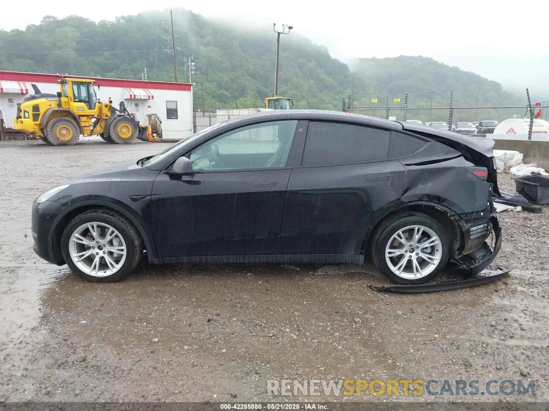 14 Photograph of a damaged car 5YJYGDEE1LF012481 TESLA MODEL Y 2020