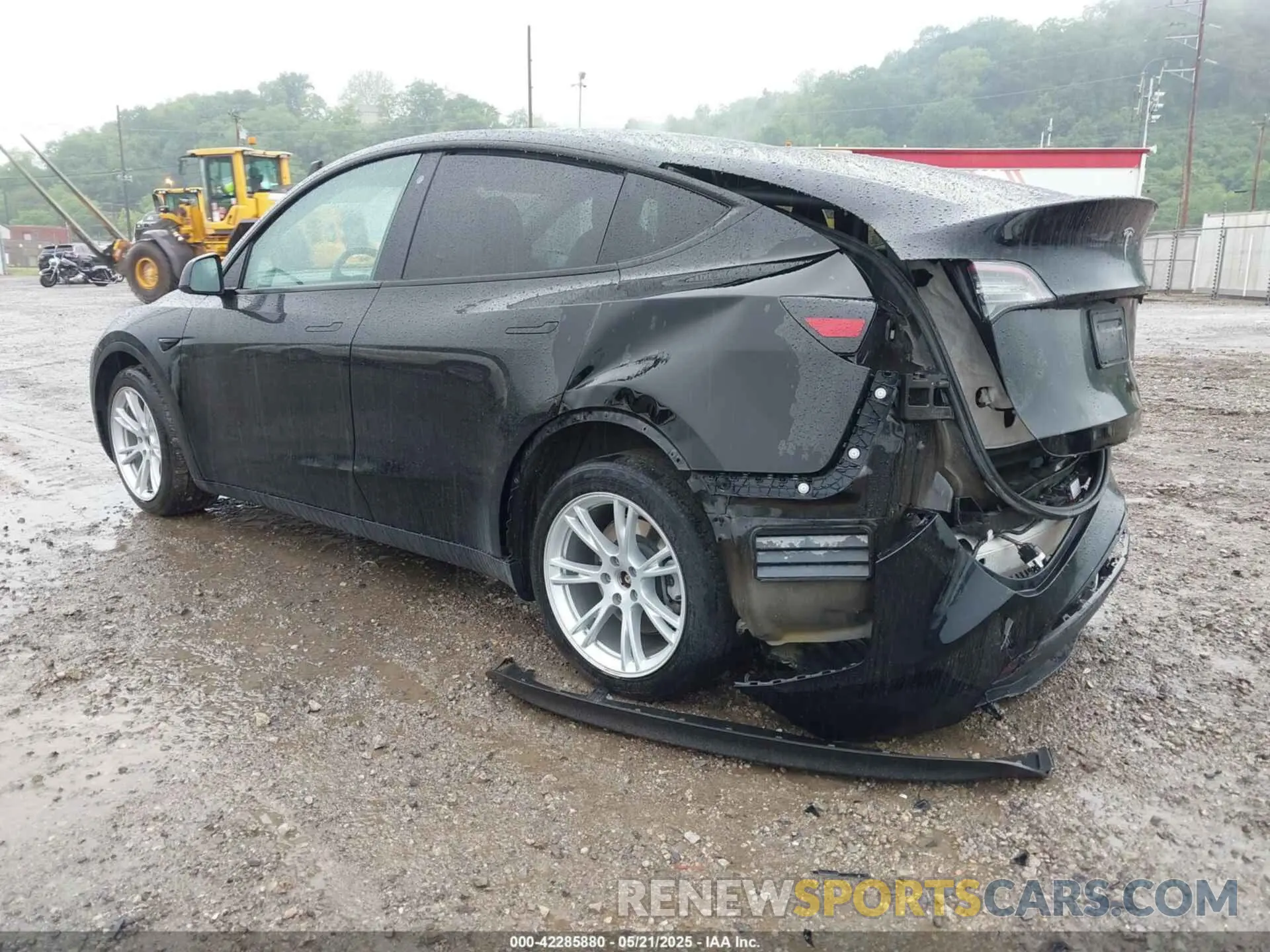 3 Photograph of a damaged car 5YJYGDEE1LF012481 TESLA MODEL Y 2020
