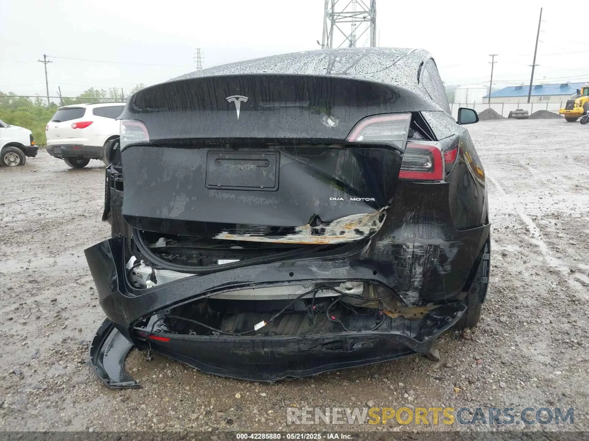 6 Photograph of a damaged car 5YJYGDEE1LF012481 TESLA MODEL Y 2020