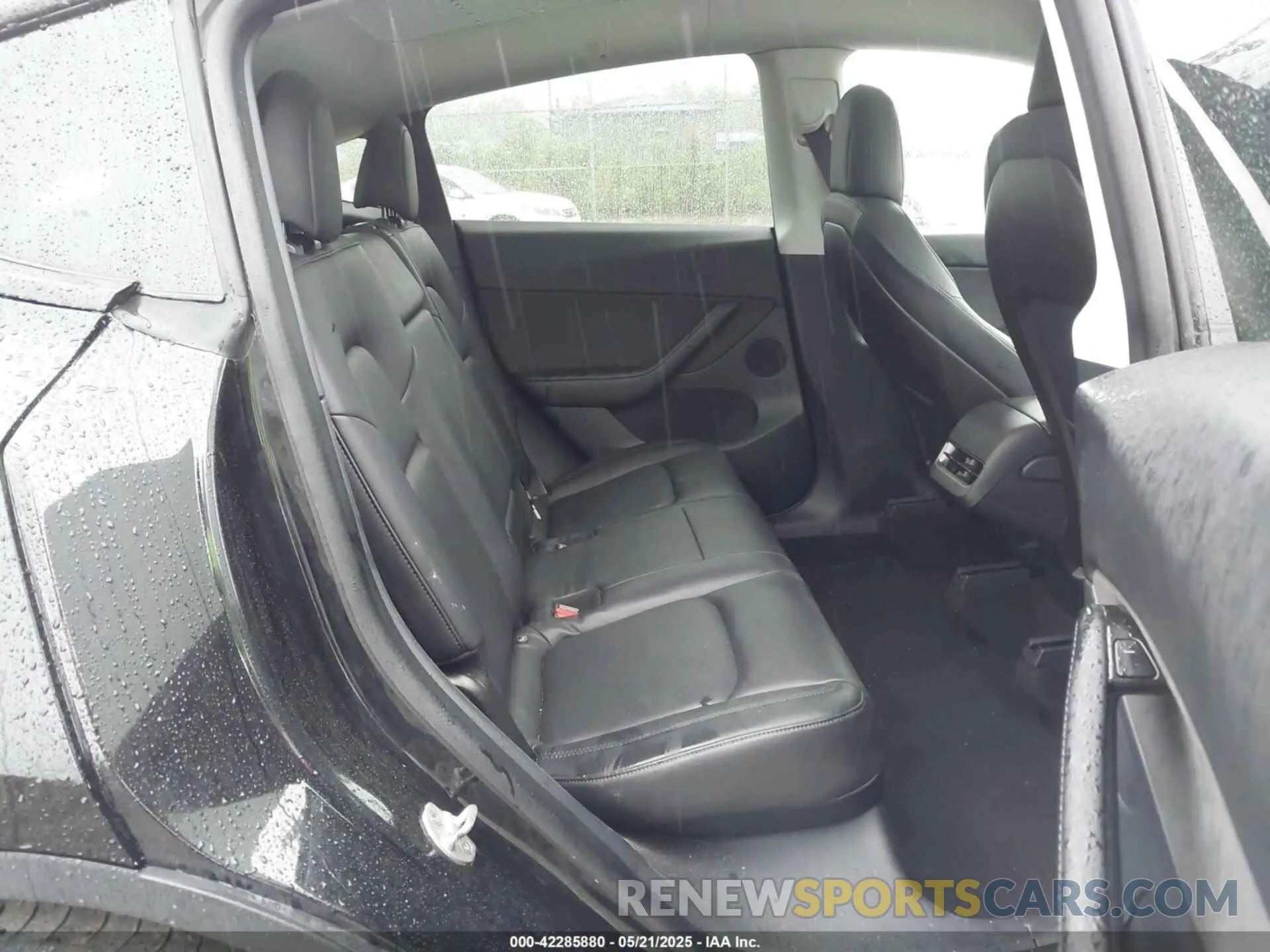 8 Photograph of a damaged car 5YJYGDEE1LF012481 TESLA MODEL Y 2020