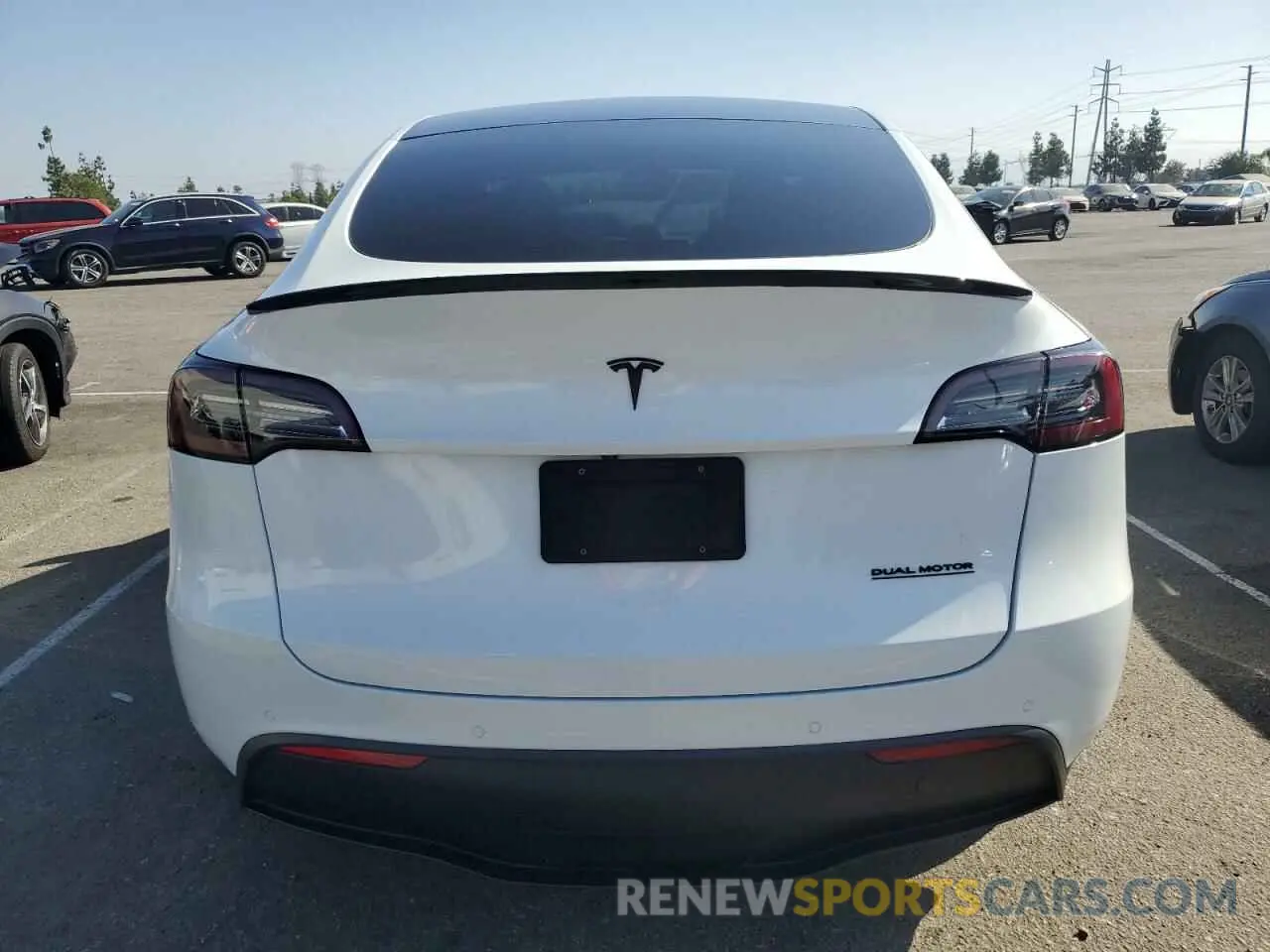 6 Photograph of a damaged car 5YJYGDEE1LF012996 TESLA MODEL Y 2020