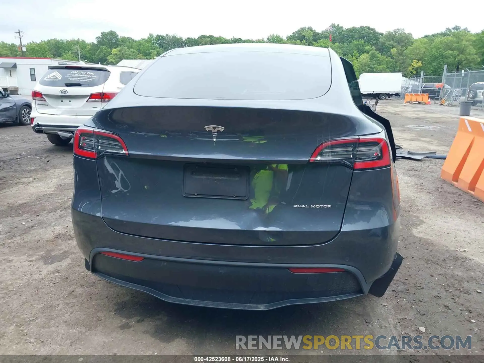 16 Photograph of a damaged car 5YJYGDEE1LF044914 TESLA MODEL Y 2020
