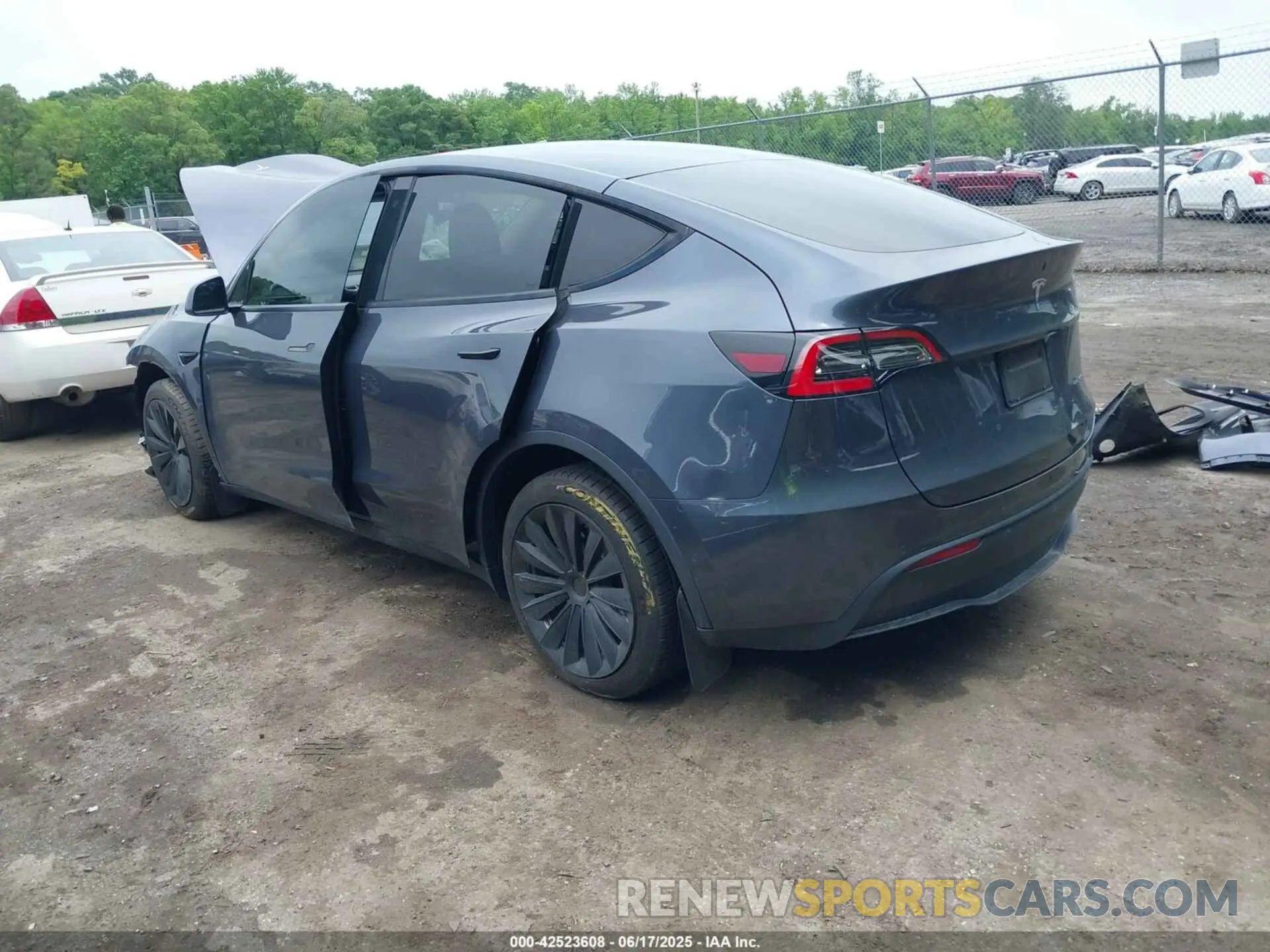 3 Photograph of a damaged car 5YJYGDEE1LF044914 TESLA MODEL Y 2020