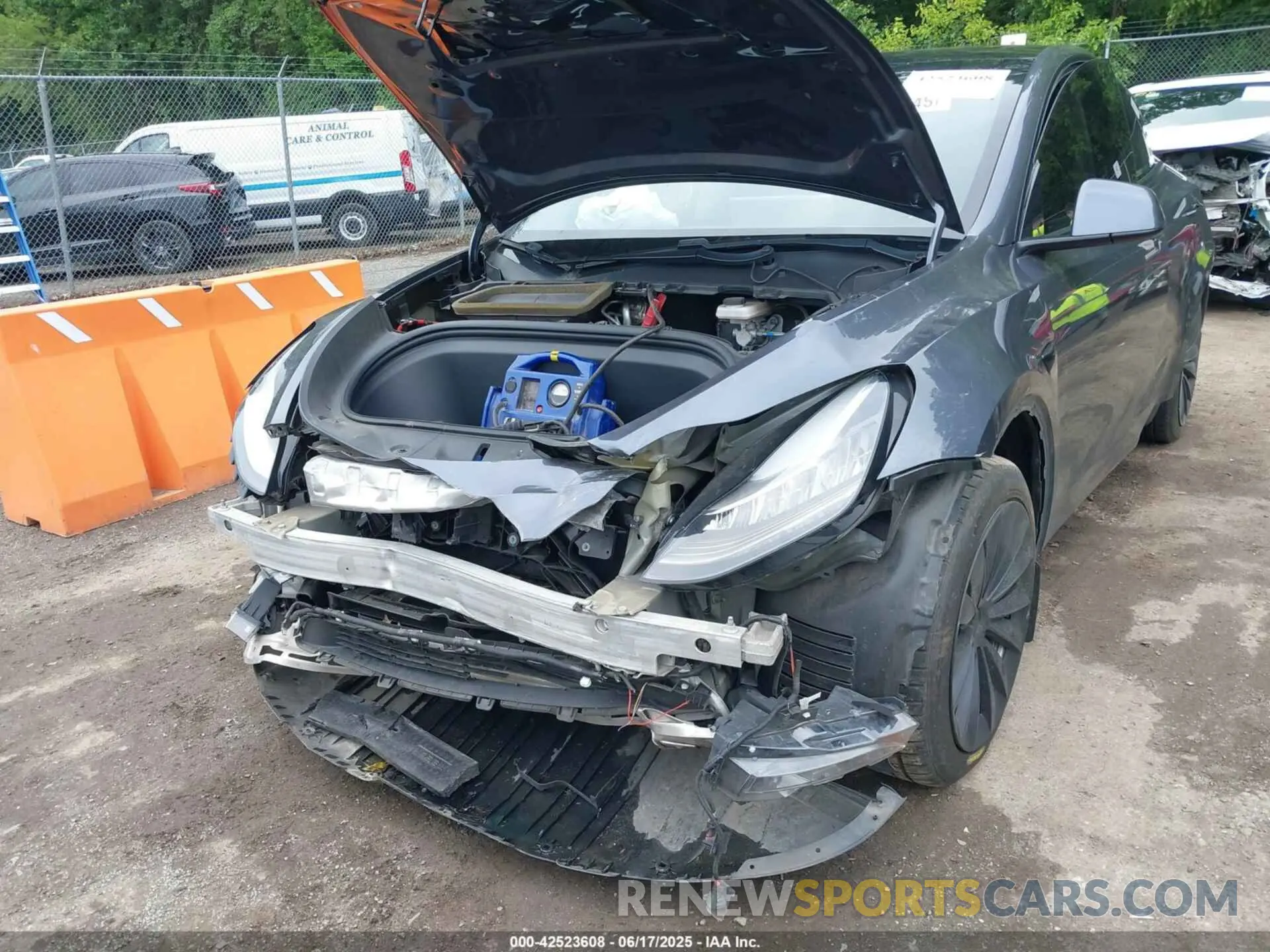 6 Photograph of a damaged car 5YJYGDEE1LF044914 TESLA MODEL Y 2020