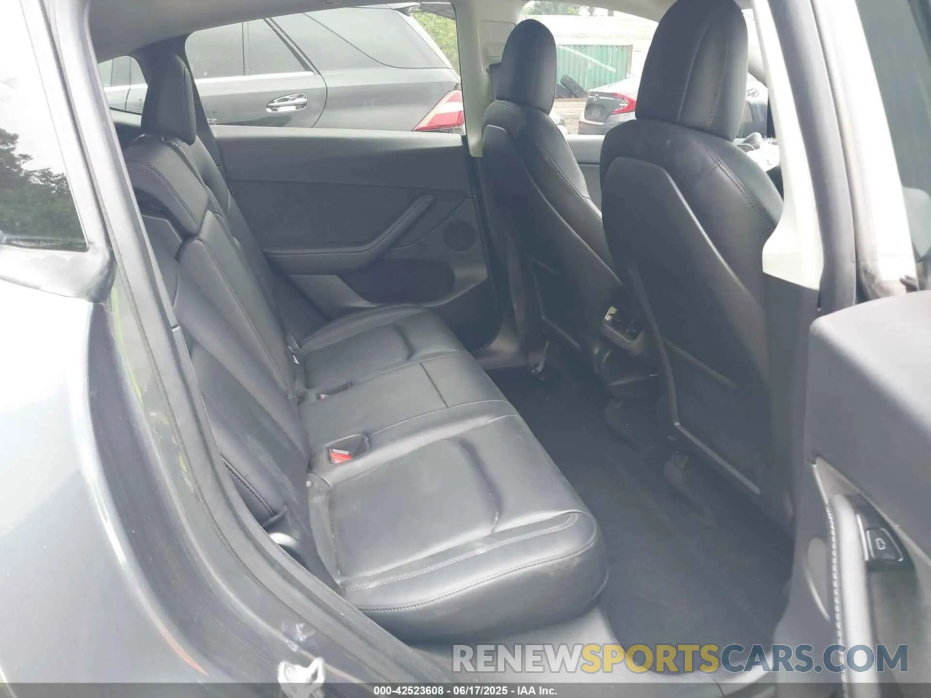 8 Photograph of a damaged car 5YJYGDEE1LF044914 TESLA MODEL Y 2020