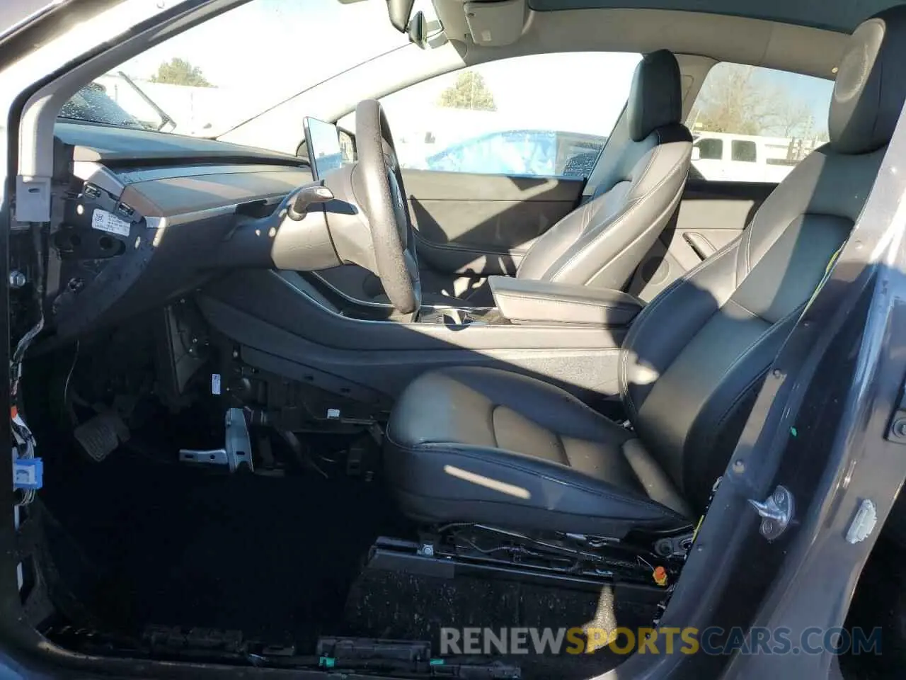7 Photograph of a damaged car 5YJYGDEE1LF051037 TESLA MODEL Y 2020